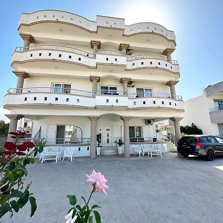 Apartmens Xhenis Lux Ulcinj Bagian luar foto