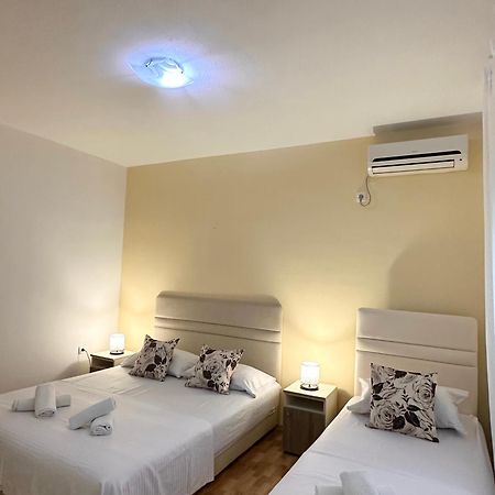 Apartmens Xhenis Lux Ulcinj Bagian luar foto