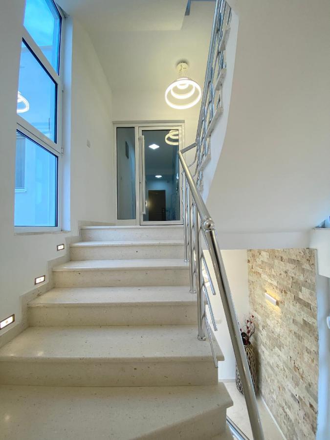 Apartmens Xhenis Lux Ulcinj Bagian luar foto