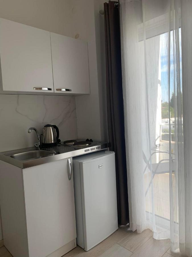 Apartmens Xhenis Lux Ulcinj Bagian luar foto