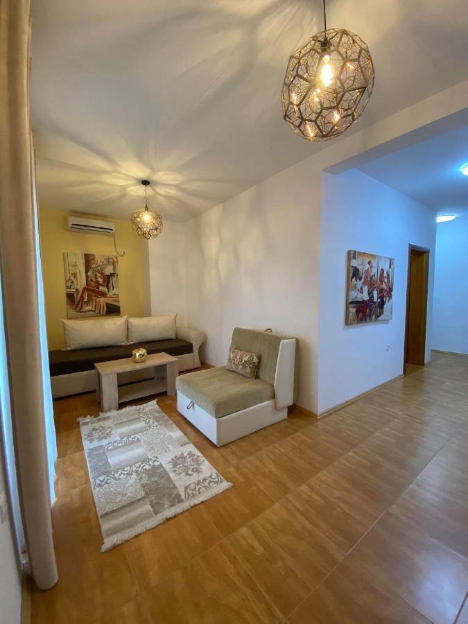 Apartmens Xhenis Lux Ulcinj Bagian luar foto