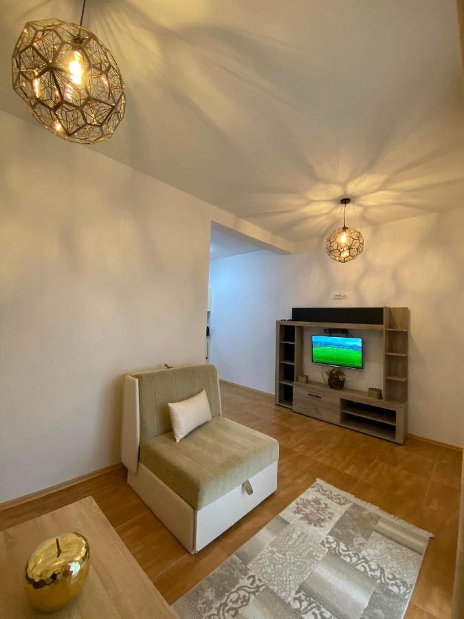 Apartmens Xhenis Lux Ulcinj Bagian luar foto