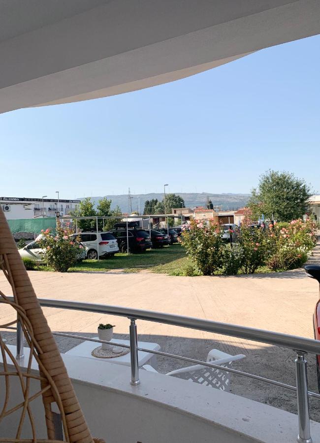 Apartmens Xhenis Lux Ulcinj Bagian luar foto