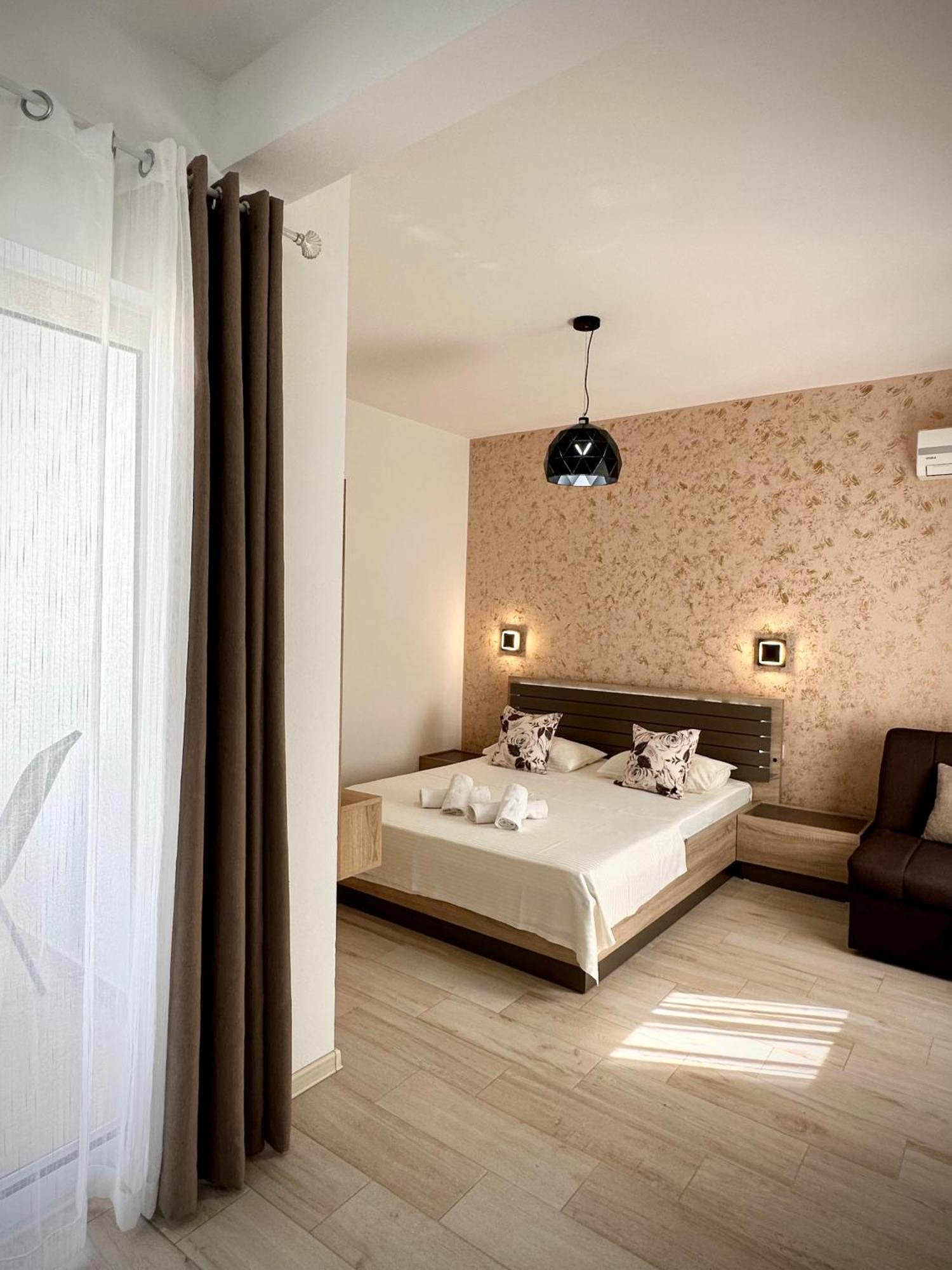 Apartmens Xhenis Lux Ulcinj Bagian luar foto