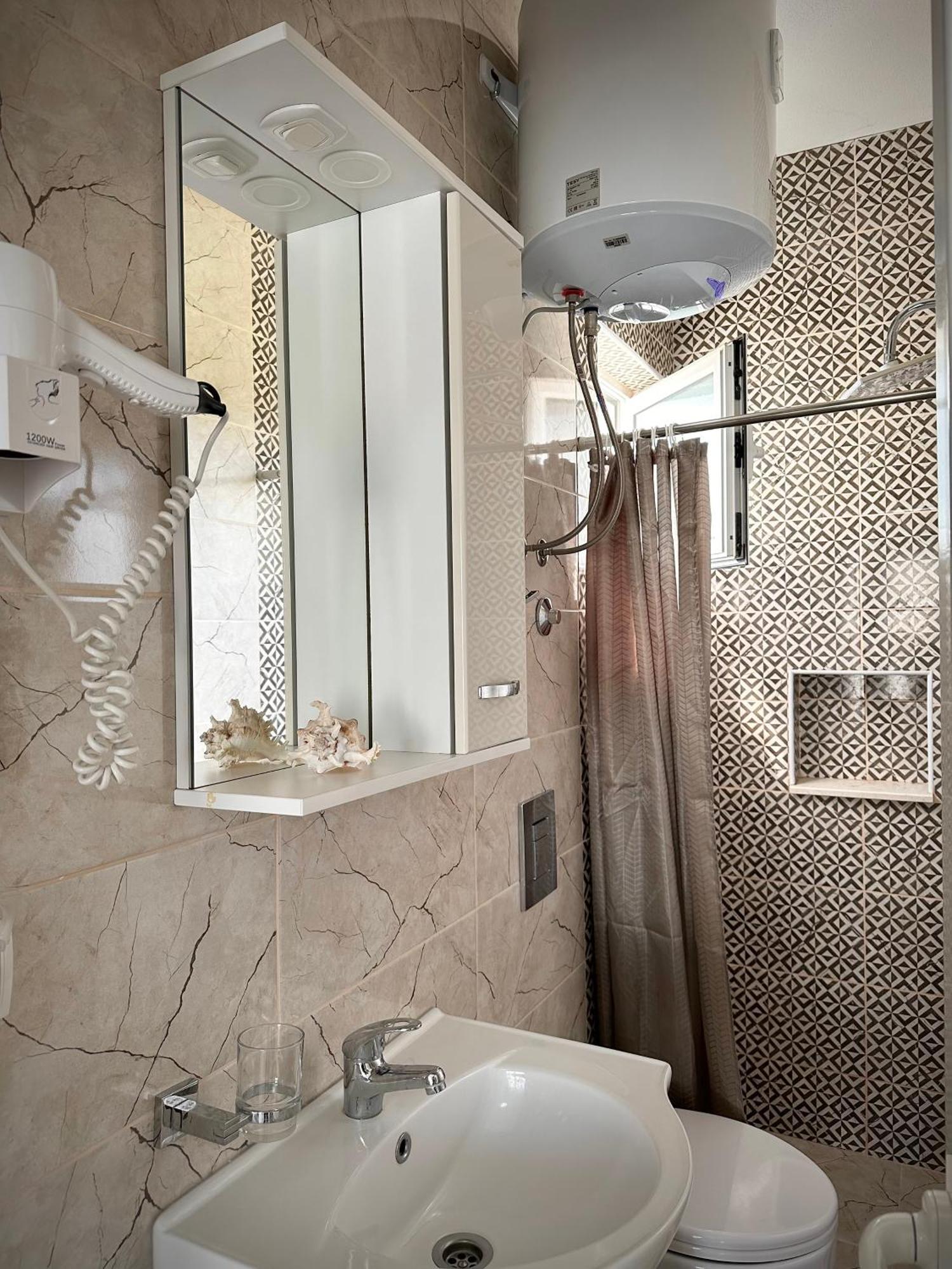 Apartmens Xhenis Lux Ulcinj Bagian luar foto