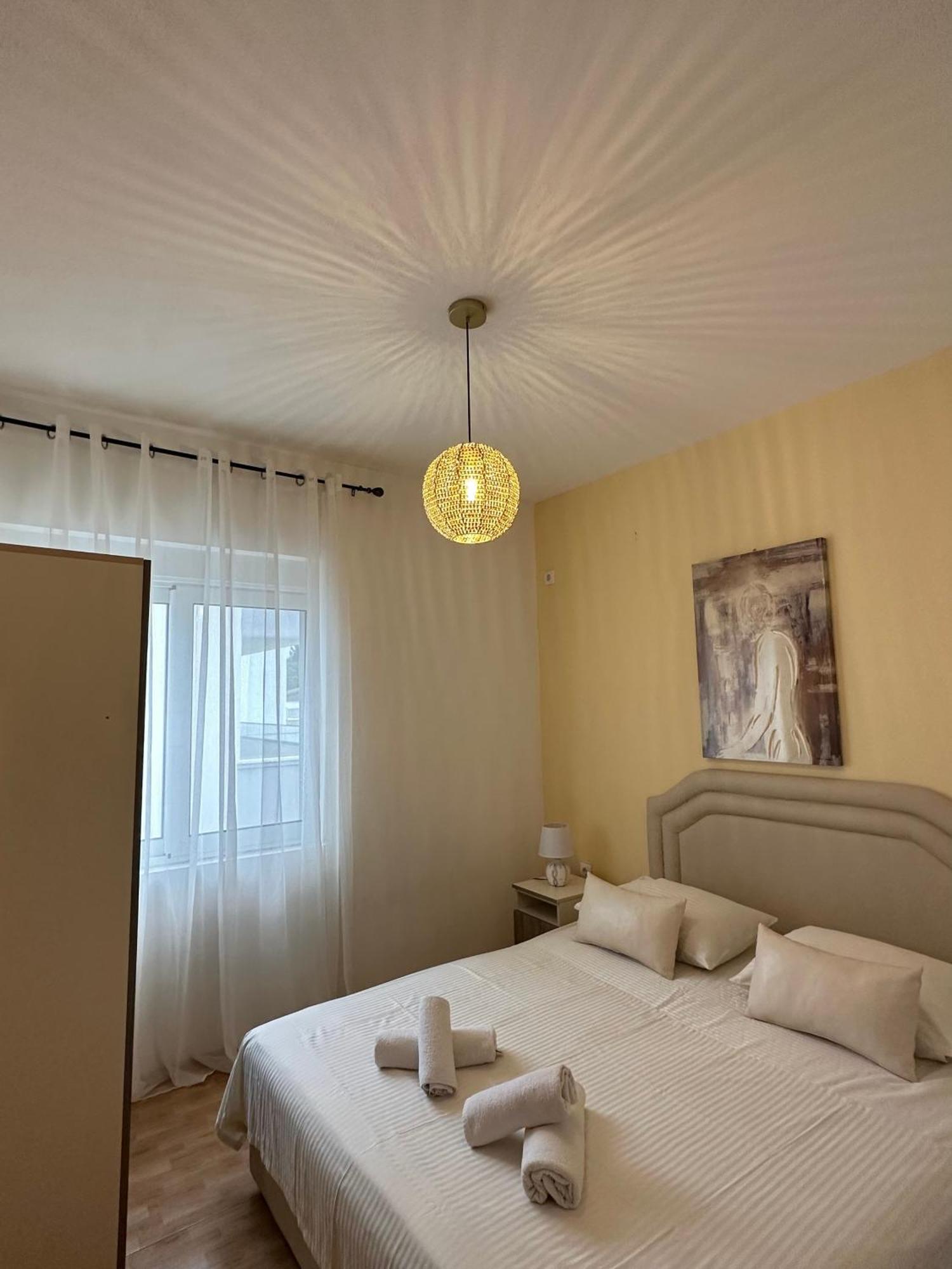 Apartmens Xhenis Lux Ulcinj Bagian luar foto