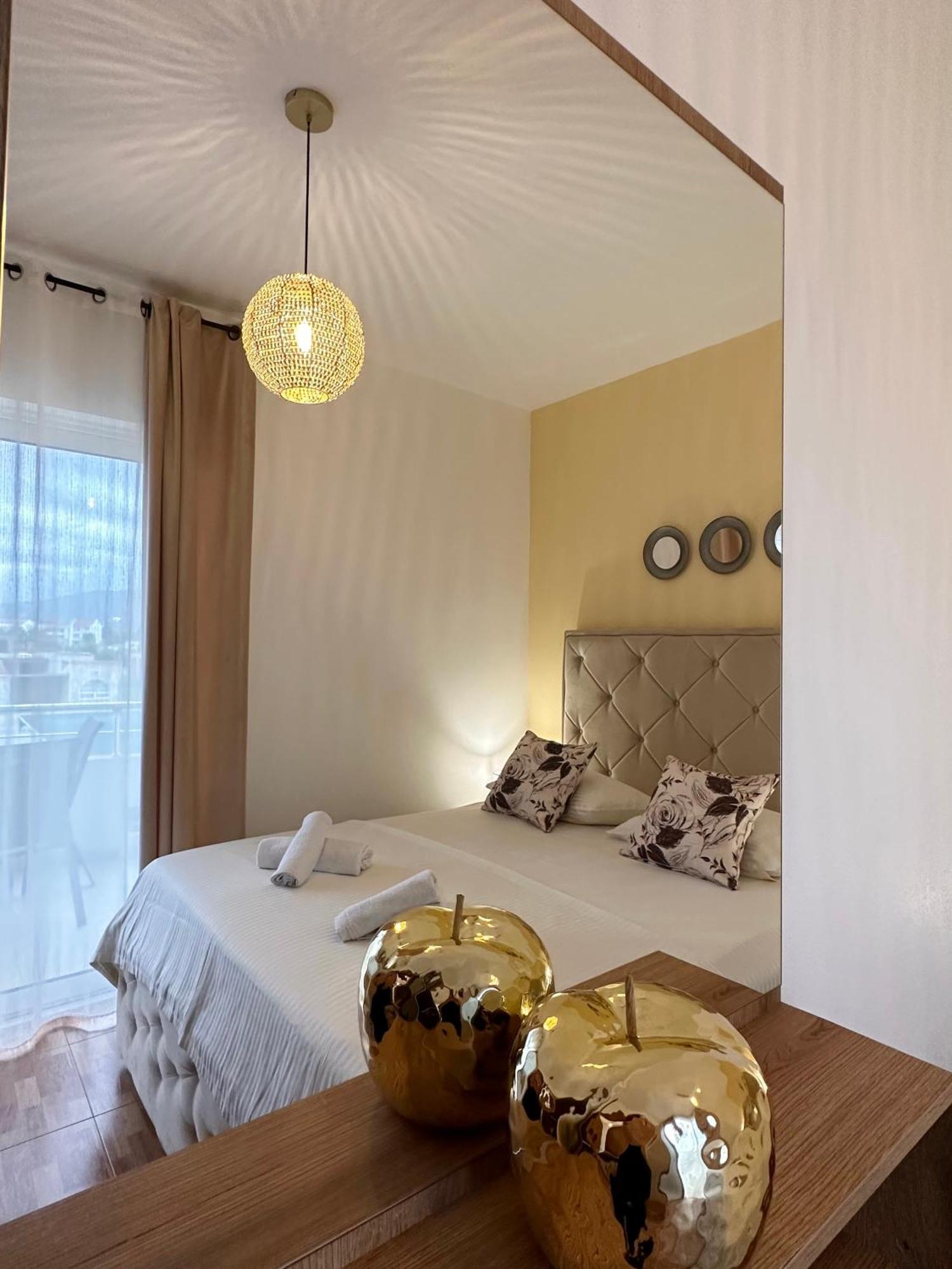 Apartmens Xhenis Lux Ulcinj Bagian luar foto
