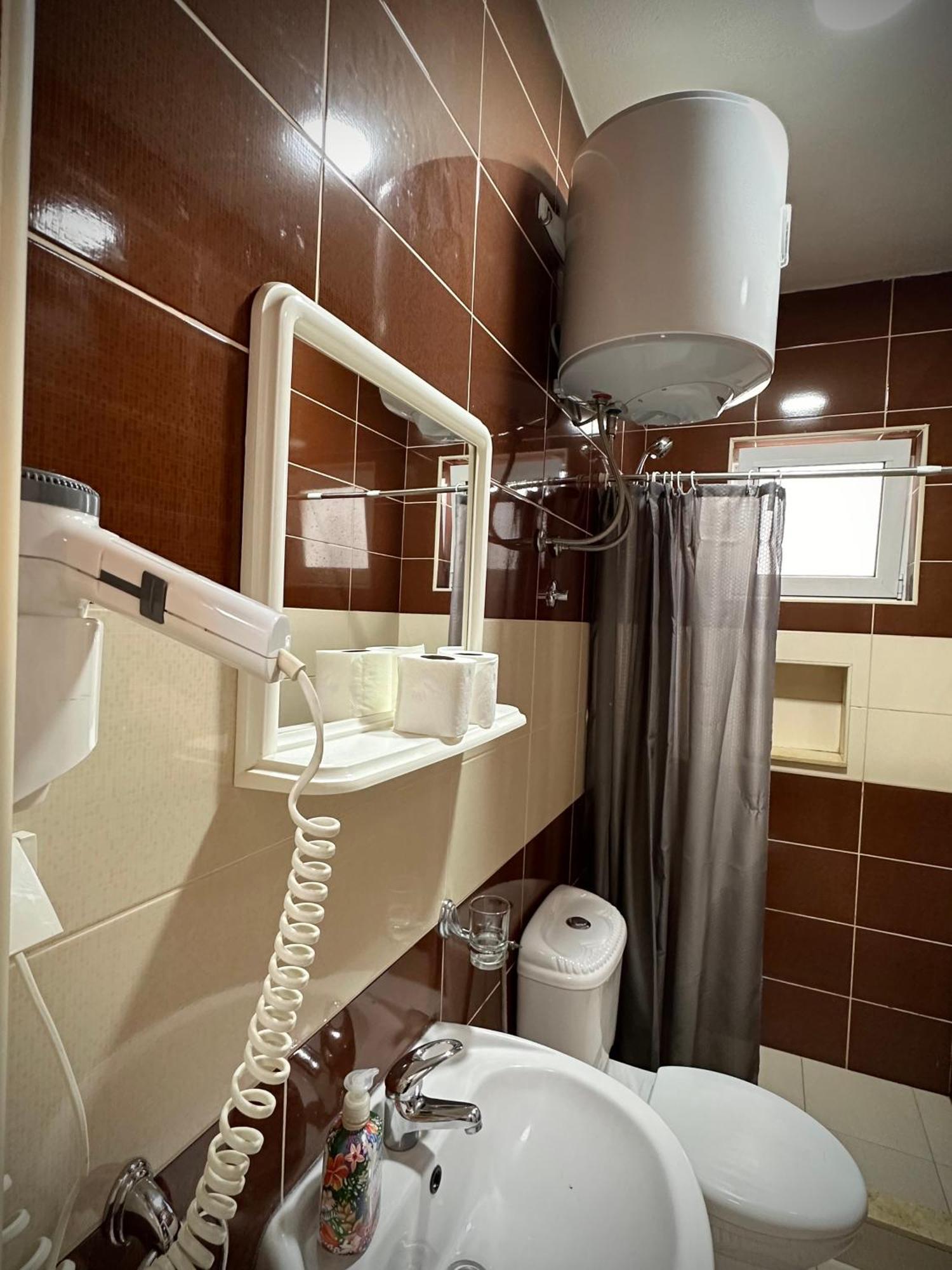 Apartmens Xhenis Lux Ulcinj Bagian luar foto