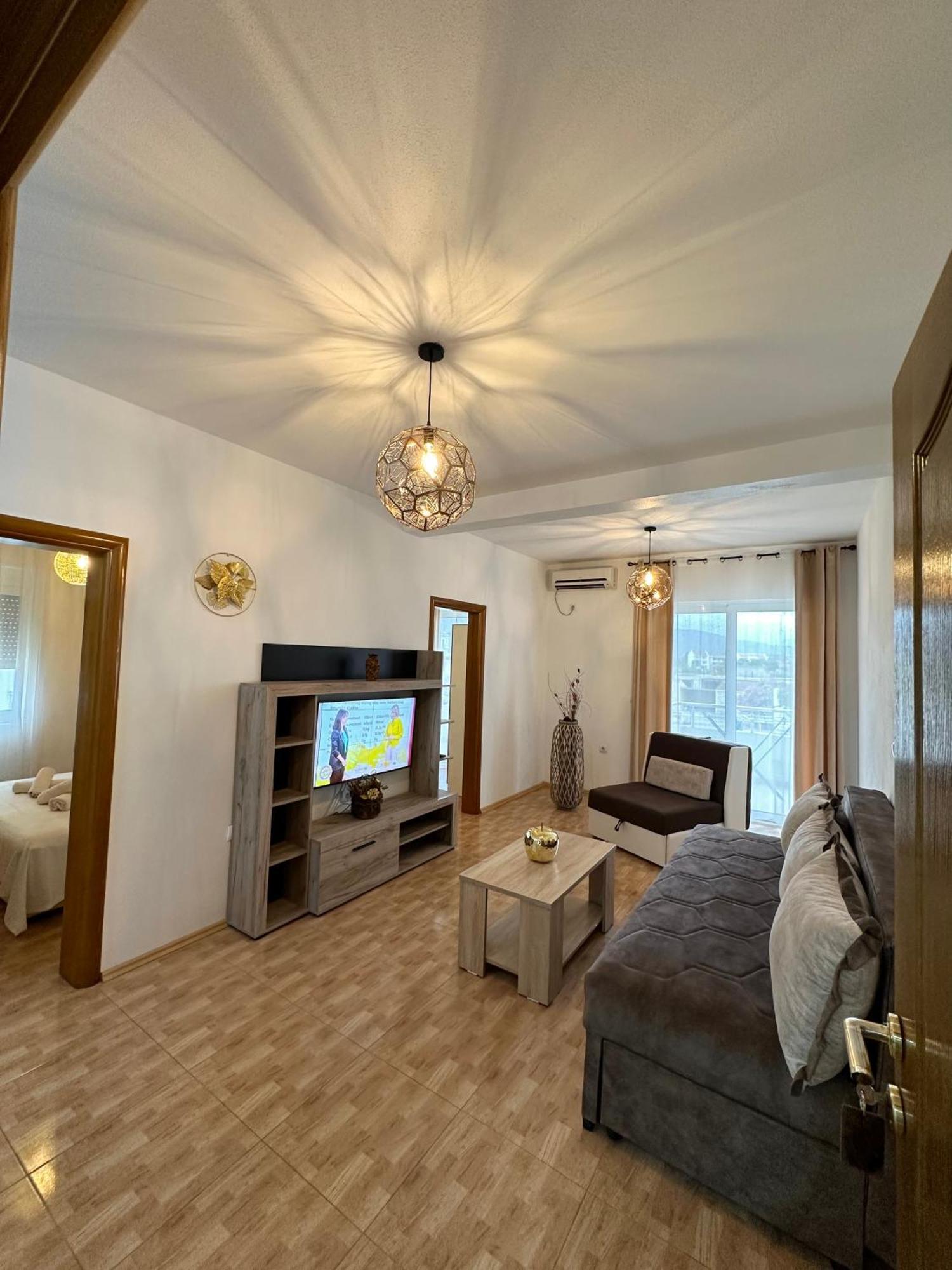 Apartmens Xhenis Lux Ulcinj Bagian luar foto