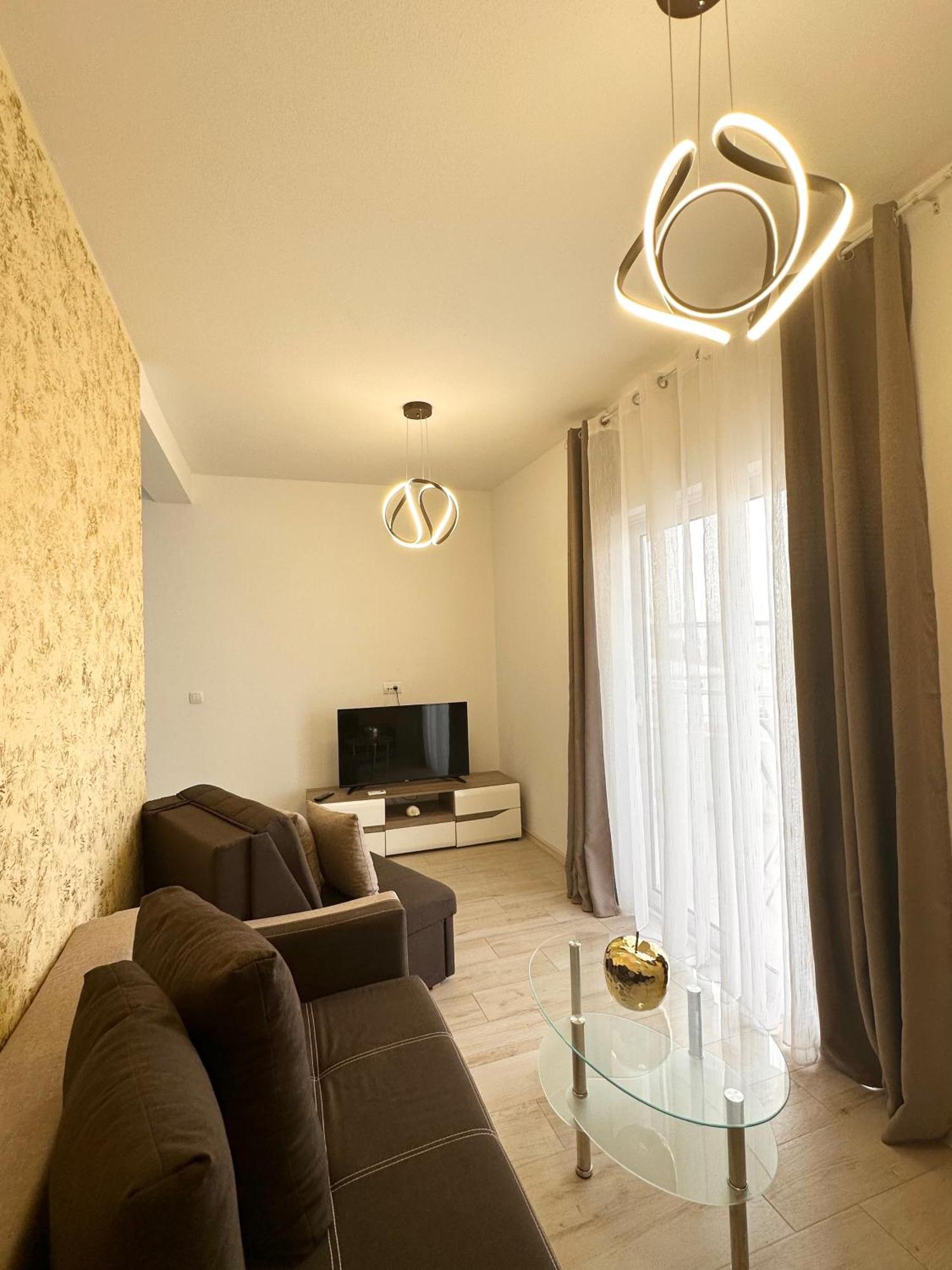 Apartmens Xhenis Lux Ulcinj Bagian luar foto