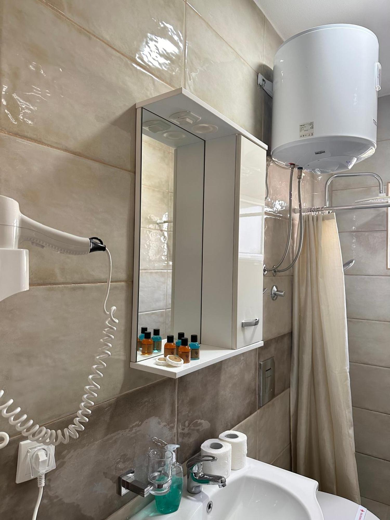 Apartmens Xhenis Lux Ulcinj Bagian luar foto