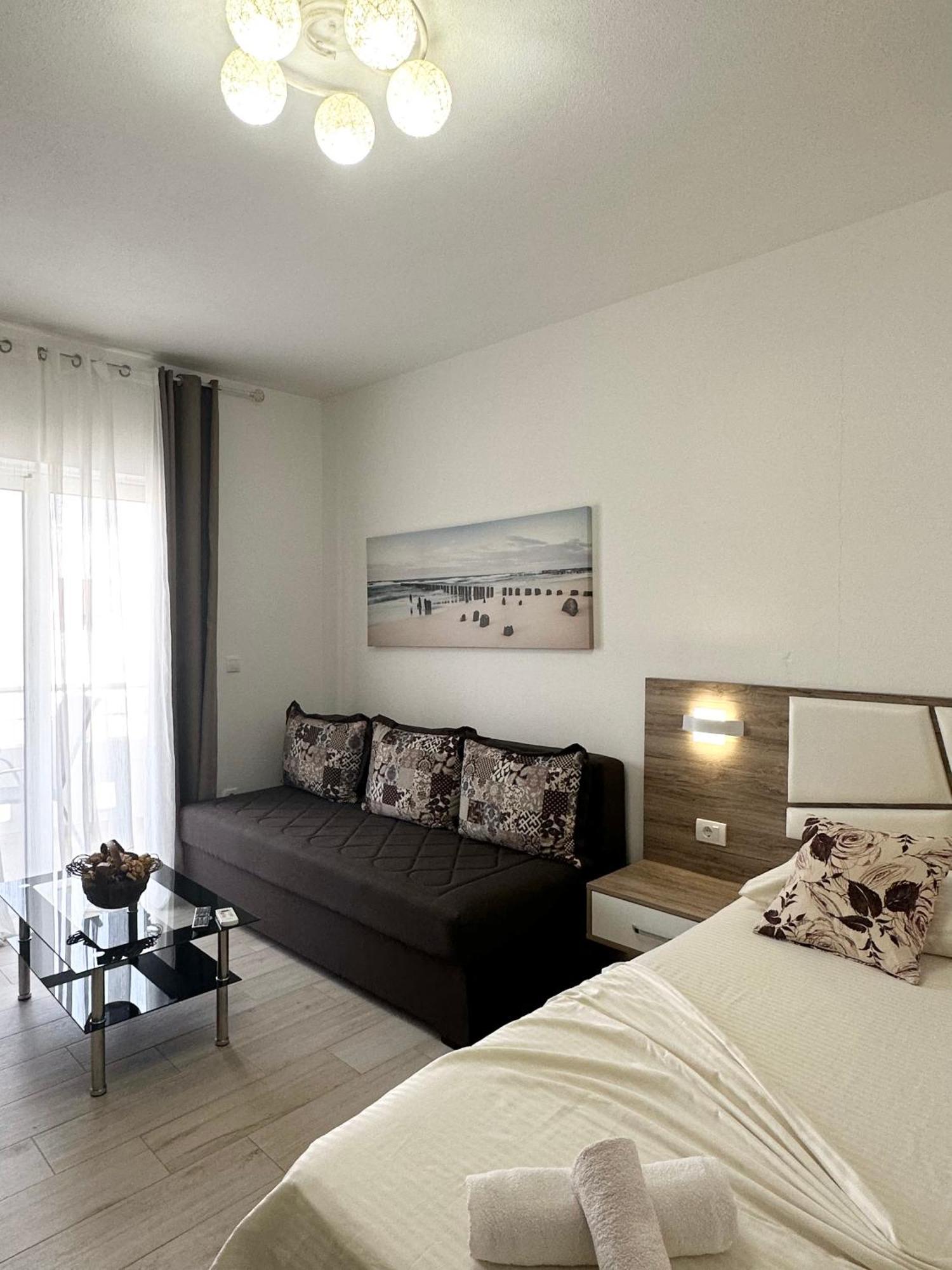 Apartmens Xhenis Lux Ulcinj Bagian luar foto