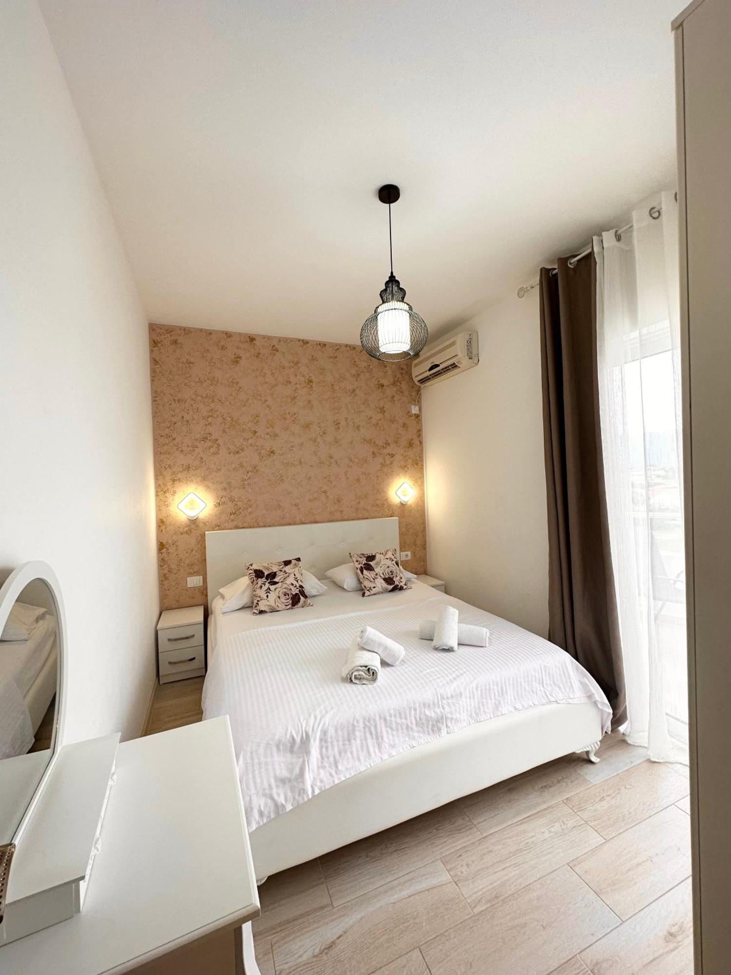 Apartmens Xhenis Lux Ulcinj Bagian luar foto