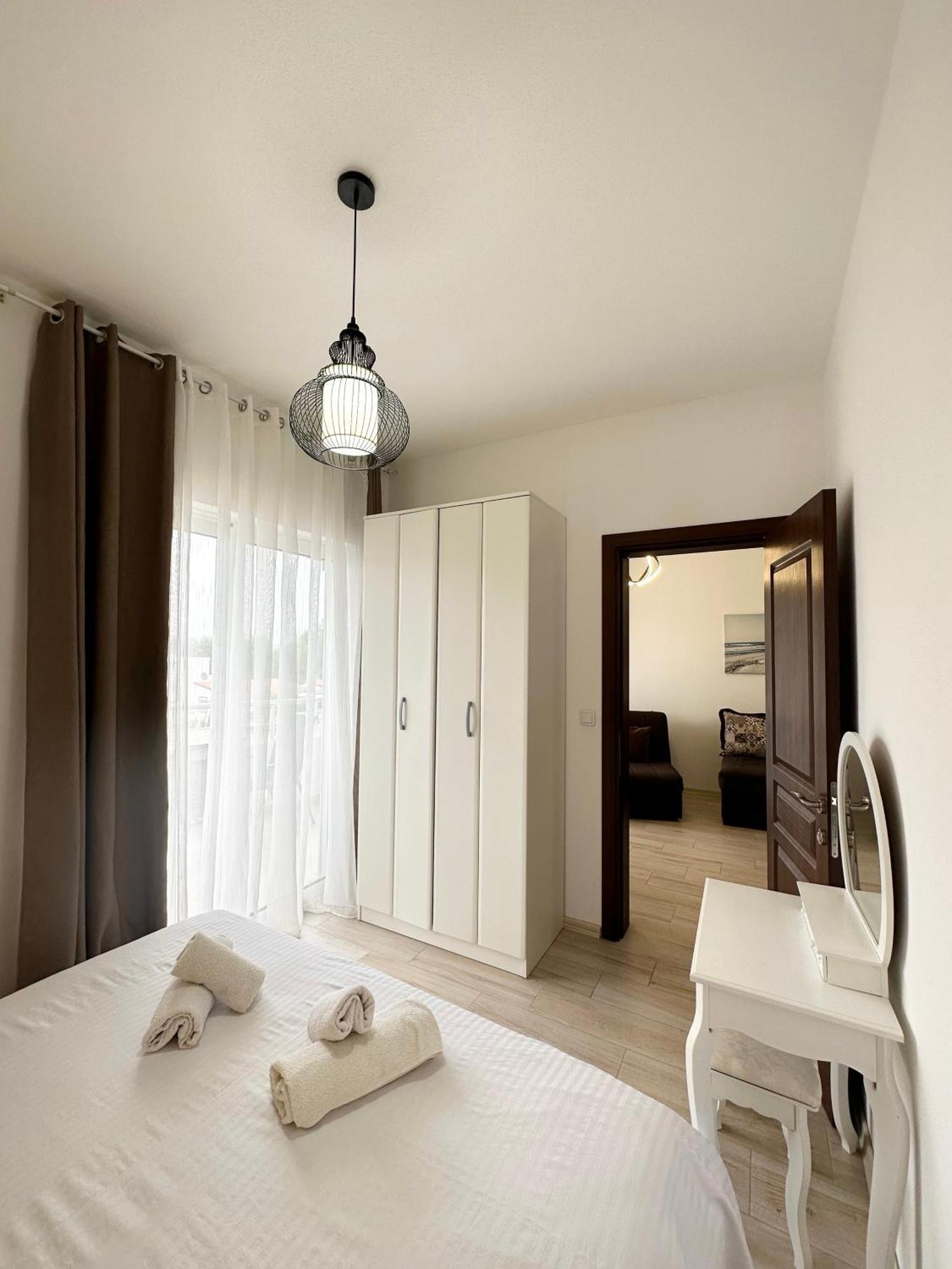 Apartmens Xhenis Lux Ulcinj Bagian luar foto