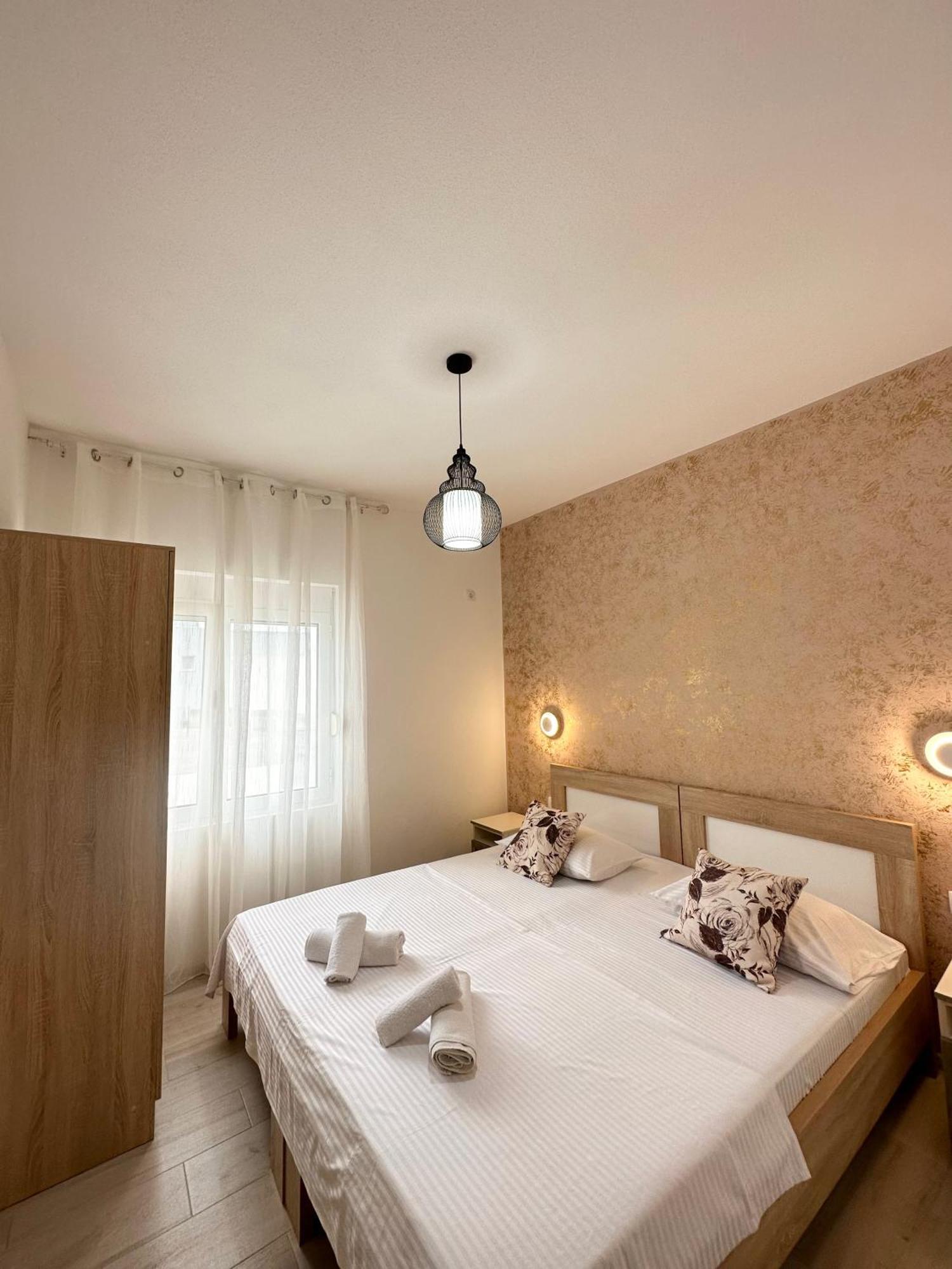 Apartmens Xhenis Lux Ulcinj Bagian luar foto